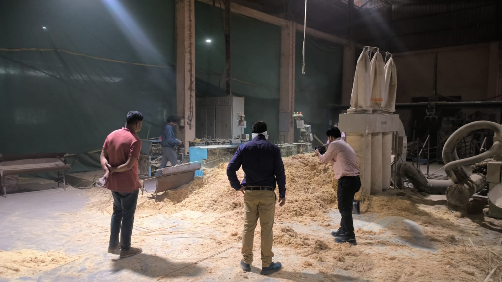 A team from the Central Manufacturing Technology Institute (CMTI) visited Bamboostan for an inspection of bamboo processing machines